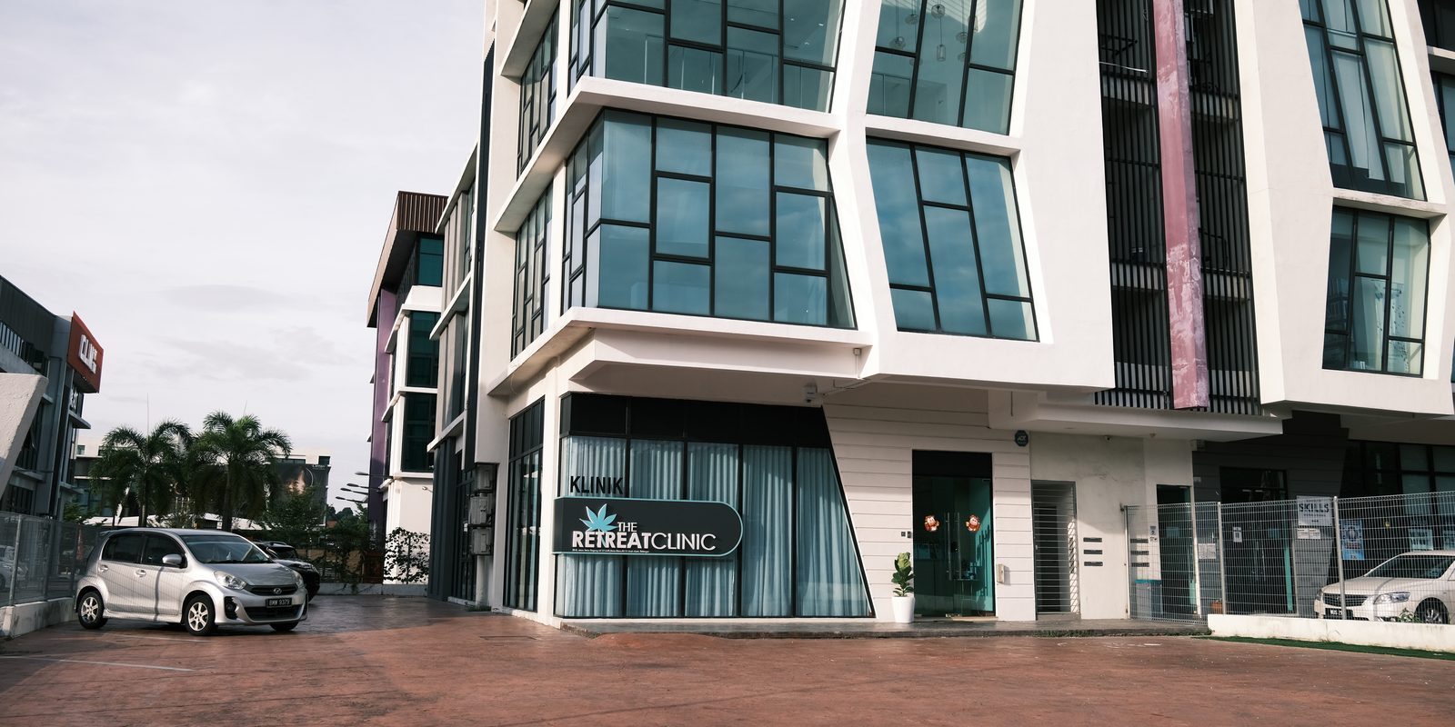 The Retreat Clinic building and signage in Setia Alam